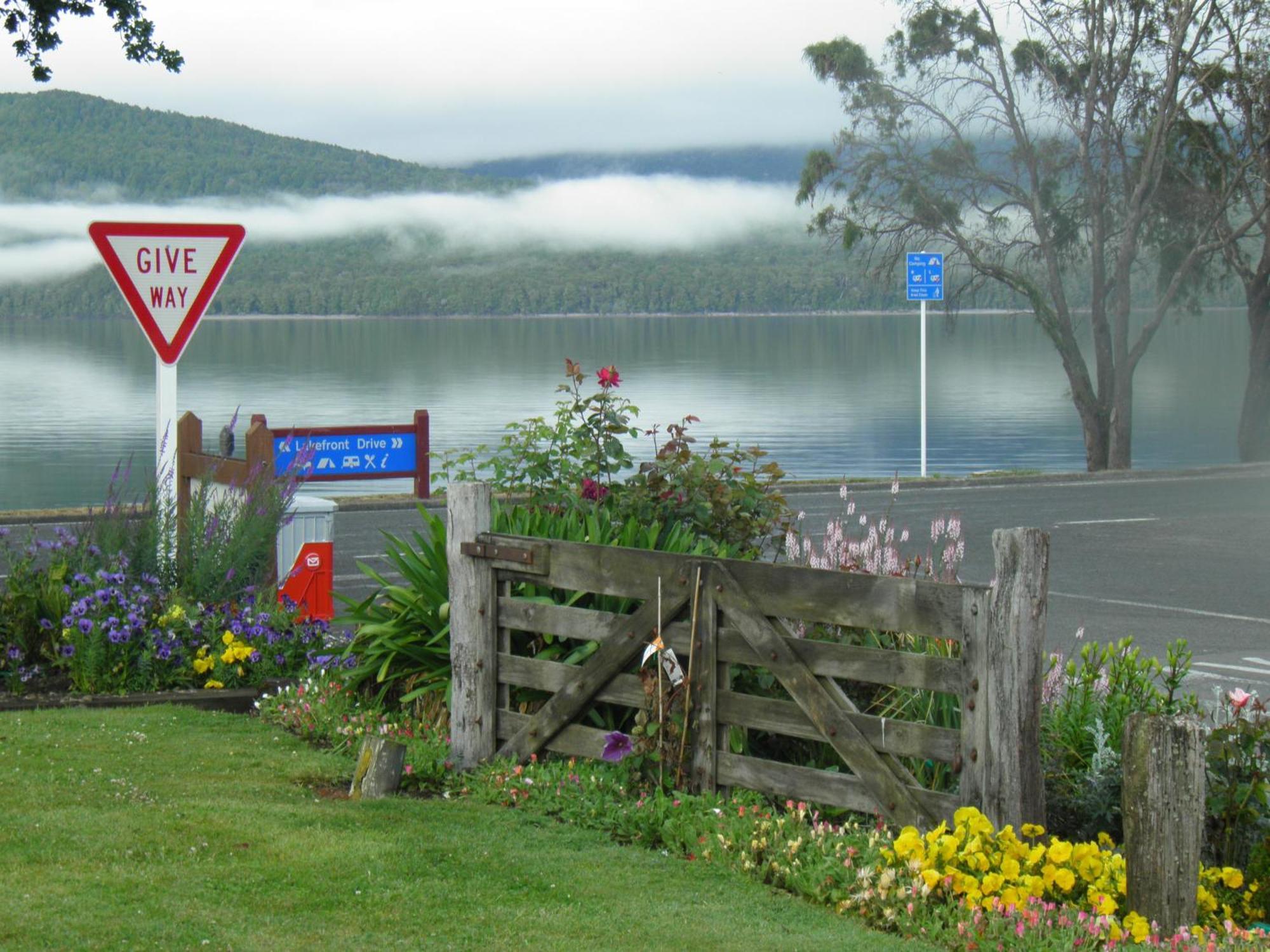 Lakefront Lodge Te Anau Luaran gambar