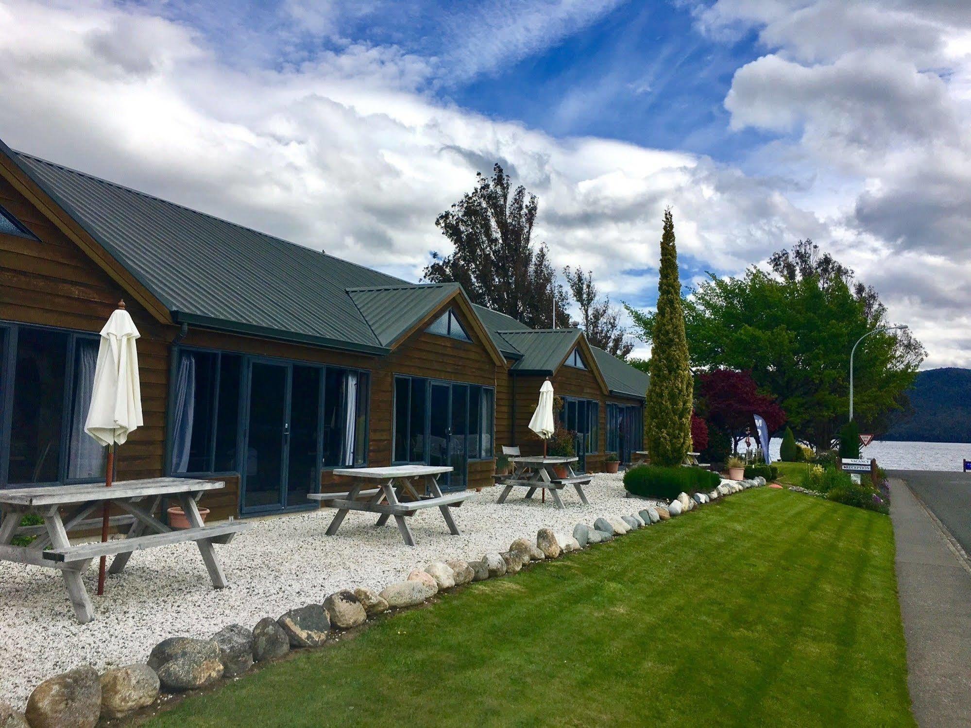 Lakefront Lodge Te Anau Luaran gambar